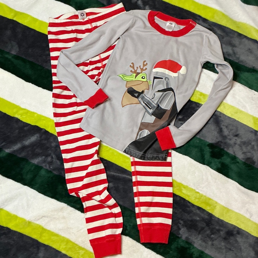 HANNA ANDERSON Star Wars Red and Gray Kids Pajama Set Size 12